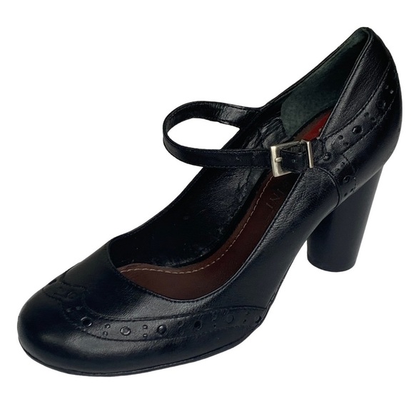 Gianni Bini Black Leather Wing Tip Heels Ankle Strap Dancing Retro Comfort Sz. 6 - Picture 1 of 15